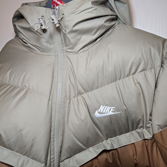 New Nike Windrunner PrimaLoft FB8185-248 Men’s Size M- Brown‎ Jacket Coat $250 - Picture 3 of 9